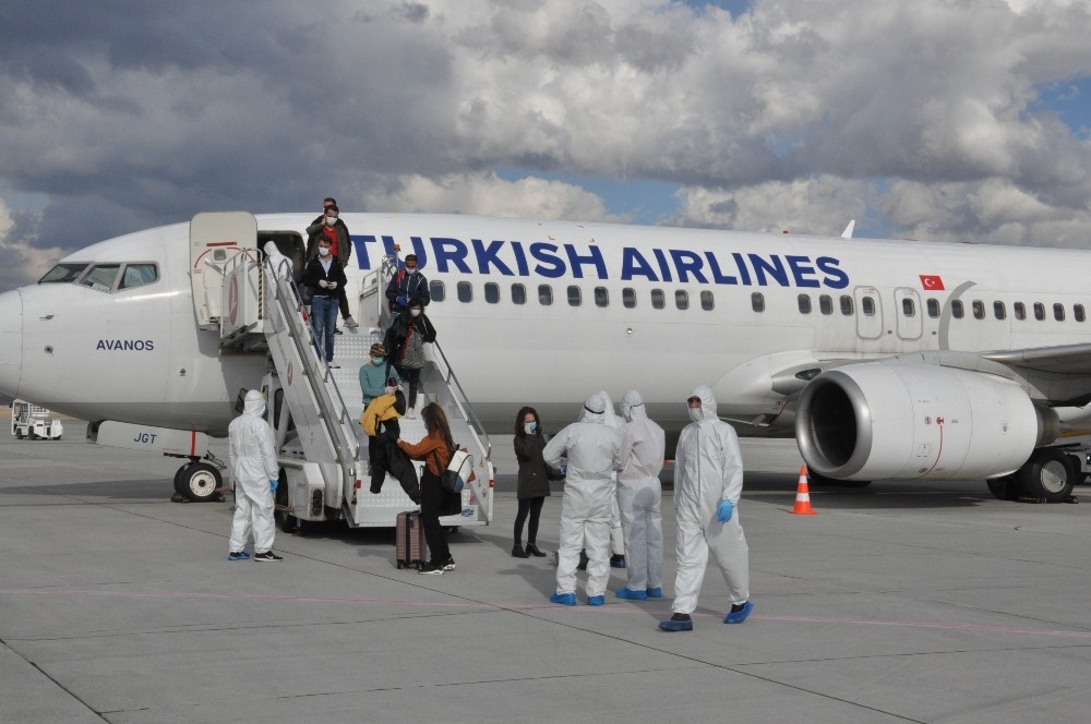 Yurt dışından Kars’a getirilen 104 Türk, karantinaya alındı 