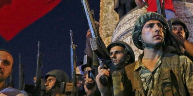 Yurtta sulh'çu (!) darbeciler Whatsapp'ta: İster kaçın, ister teslim olun!
