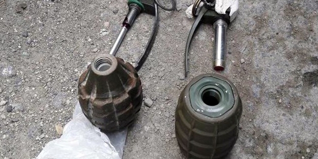 Yolda yürürken 4 tane el bombası buldu!