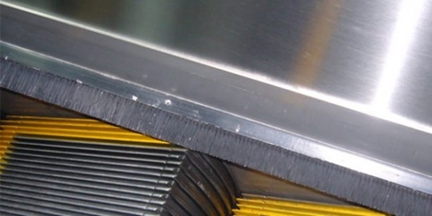 Yürüyen merdivenlerdeki fırça ne işe yarıyor?