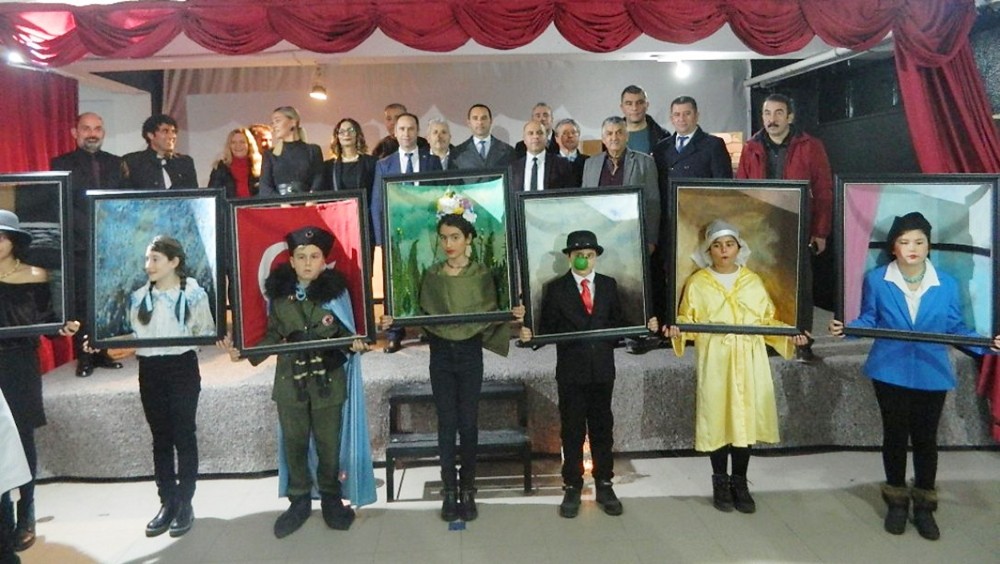 ’Yürüyen tablolar’ sergisi büyük ilgi topladı 