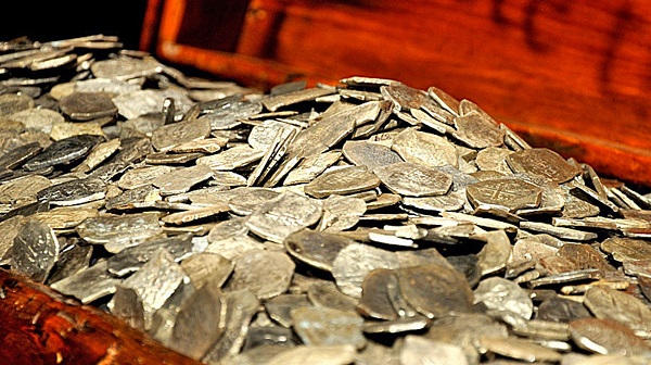 Yürüyüş yaparken buldular! Herkes bu hazinenin peşinde