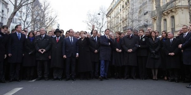 Yürüyüşte bir tek o yoktu