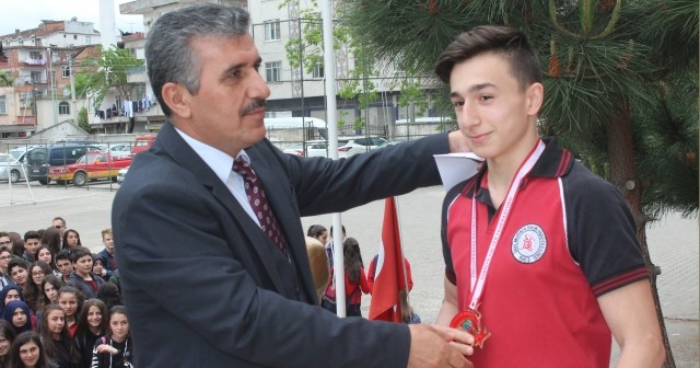 Yusuf Fehmi Genç dünya şampiyonu oldu