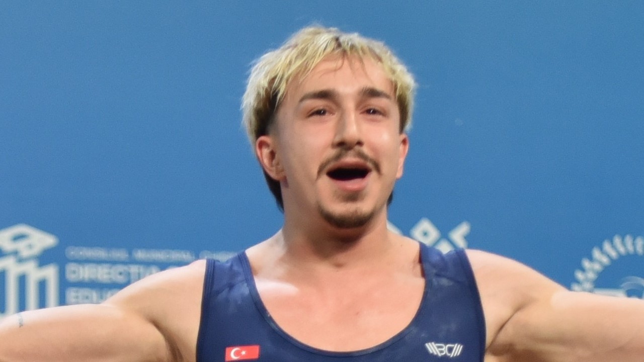 Yusuf Fehmi Genç’ten Avrupa Şampiyonası’nda rekorlarla altın madalya