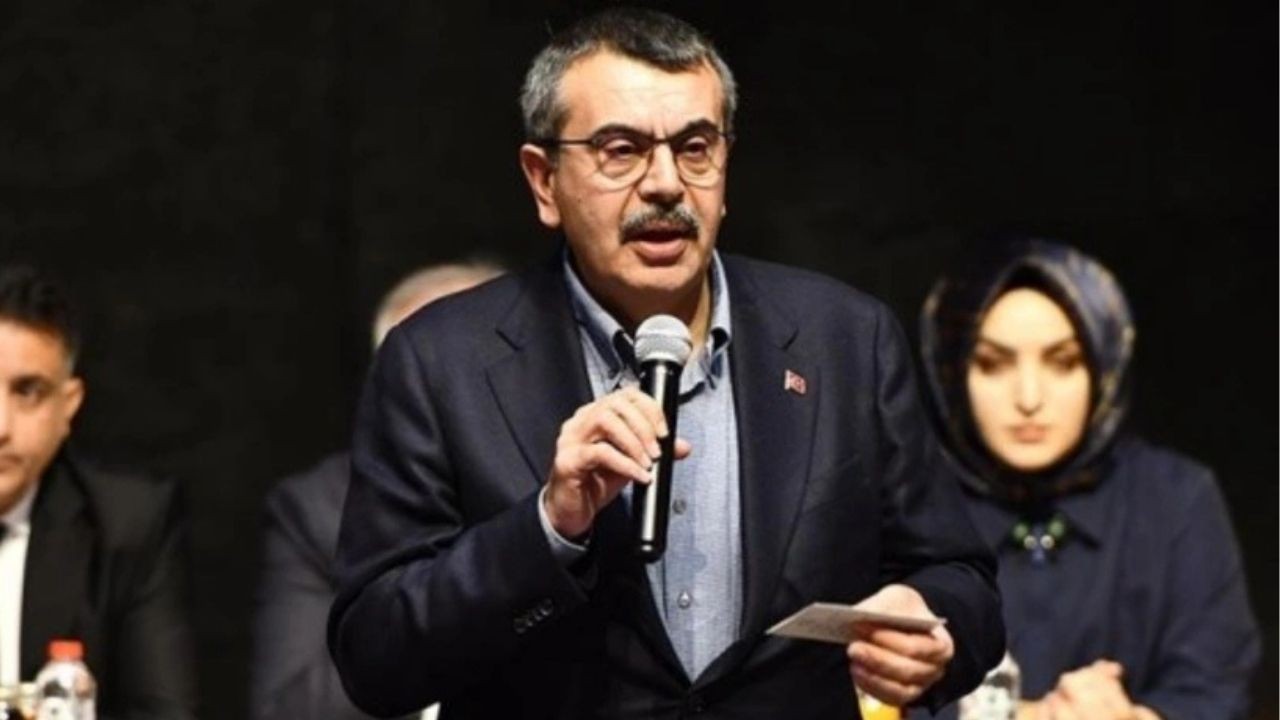 Yusuf Tekin’den CHP’ye tokat gibi laiklik dersi! Cem Küçük de affetmedi