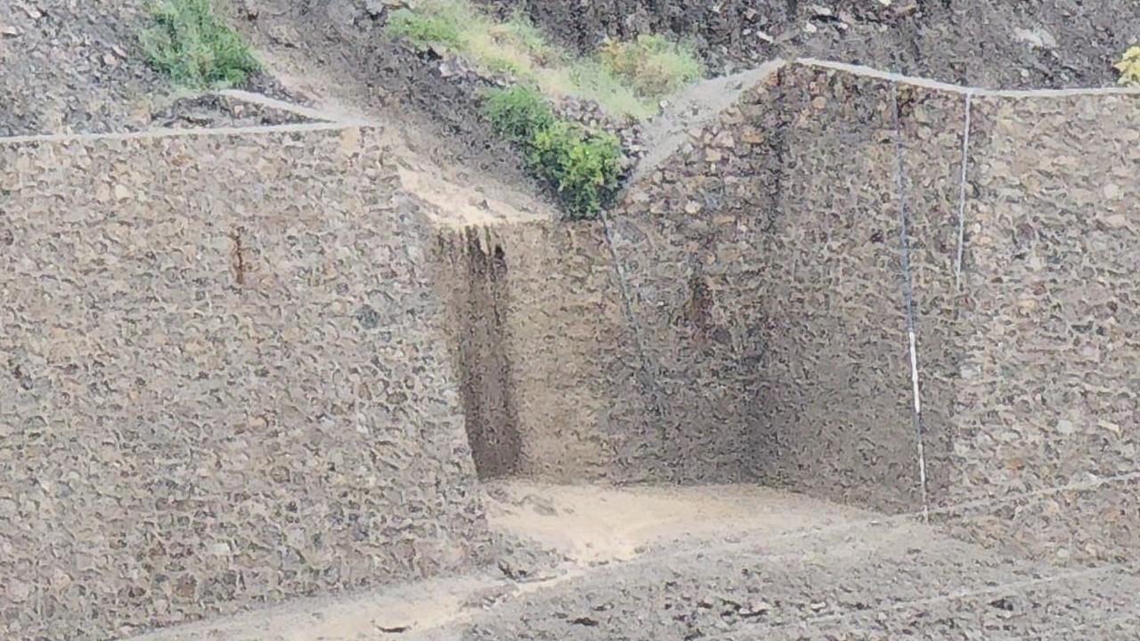Yusufeli’nde Heyelan: Karayolu Ulaşıma Kapandı