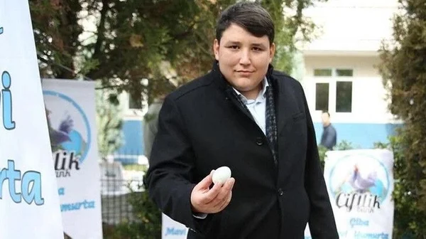 Yüz yüz değil, ayakkabı köselesi! Böyle pişkinlik görülmedi