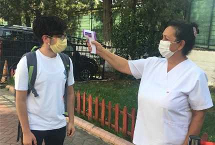 Yüz yüze tedbirli başladı