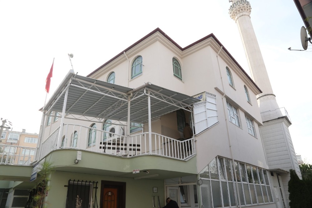 Yüzbaşılar Cami cemaatinden Büyükşehir’e teşekkür 