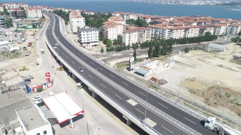 Yüzbaşılar Kavşağı’nun çevre yollarında çalışmalar sürüyor 