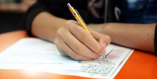 Yüzbinlerce Lisans mezunu KPSS'de ter dökecek