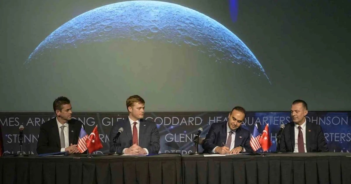 Yüzde 80'in üzerinde yerlilikle geliştirilen Ay Uzay Aracı test için TUSAŞ'a gönderildi