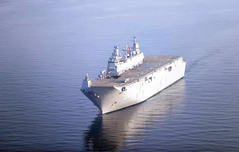 ‘Yüzen ordu’dan dünyaya mesaj... İşte Hulusi Akar’ın ‘şişeden çıktı’ dediği ‘cin’