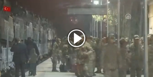 Yüzlerce asker gece saatlerinde yola çıktı