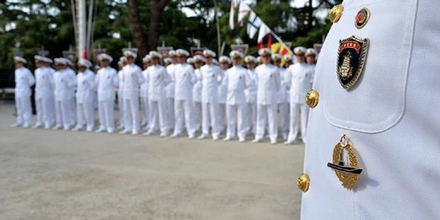 Yüzlerce astsubay meslekten men edildi!