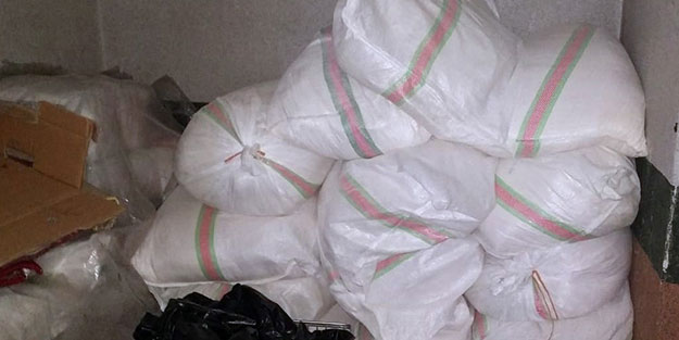 Yüzlerce kilogram kudret narı tozu ele geçirildi