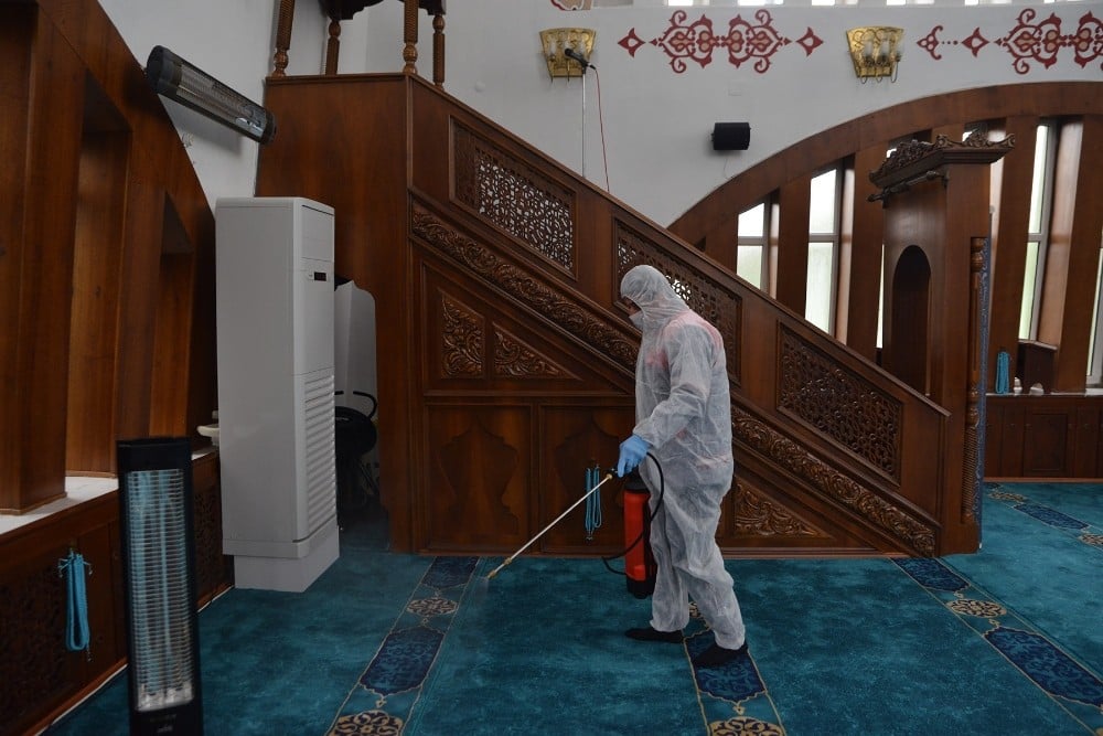 Yüzlerce noktada ilaçlama yapıldı 