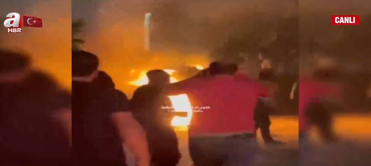 Yüzleri maskeli saldırganlar köy bastı evleri ve arabaları ateşe verdi 1 kişiyi öldürdü