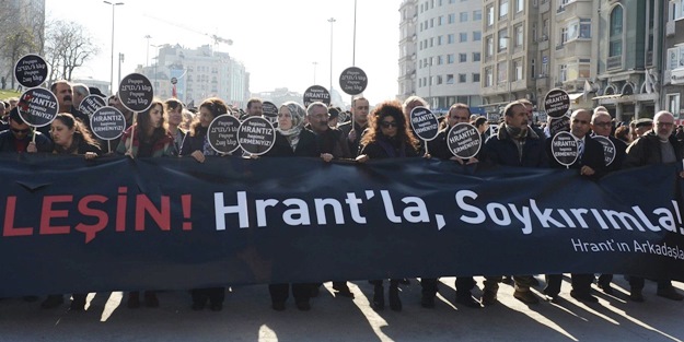 'Yüzleşin Soykırımla' pankartı açan CHP'li 3 vekil disipline verilecek mi?