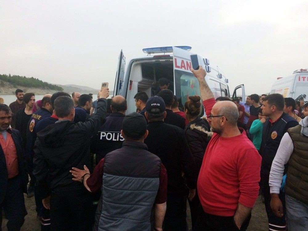 Yüzmek için baraja giren çocuk boğuldu