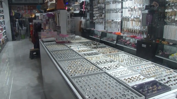 Yüzük hırsızı pes dedirtti! Böyle hırsızlık görülmedi