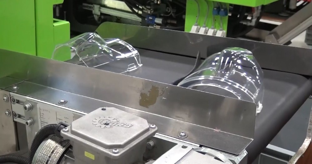 Yüzün tamamını koruyan maske üretildi 