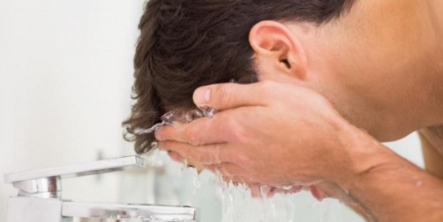 Yüzünüzü sakın böyle yıkamayın!