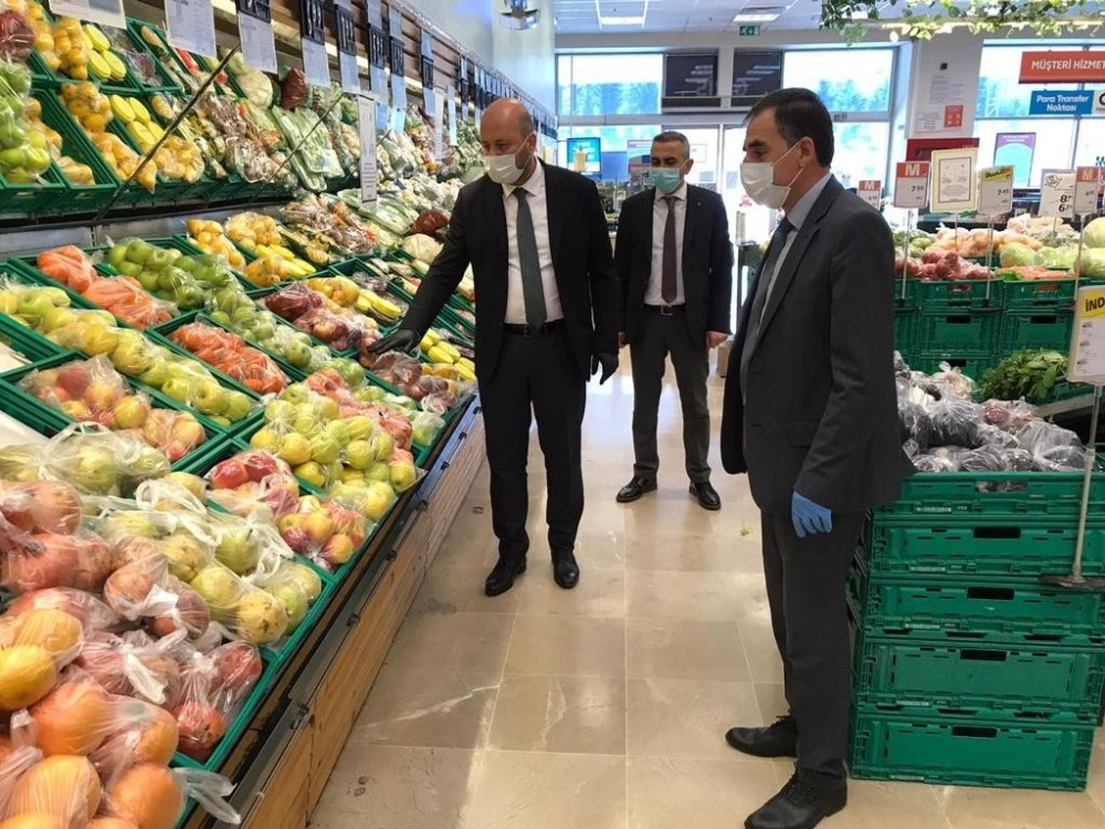Zabıta ekipleri, bakkal, marketlerde maske ve hijyen denetimi yapıyor 