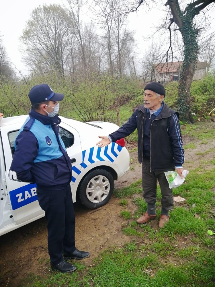 Zabıta ekipleri ilacı biten KOAH hastası yaşlı adama yardım etti 