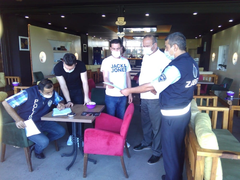 Zabıta ekipleri kahvehaneleri denetledi 