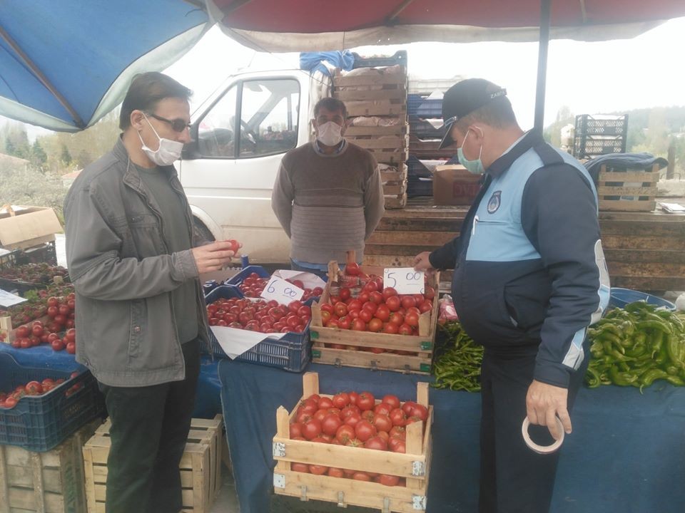 Zabıta ekipleri pazar yerini denetledi 