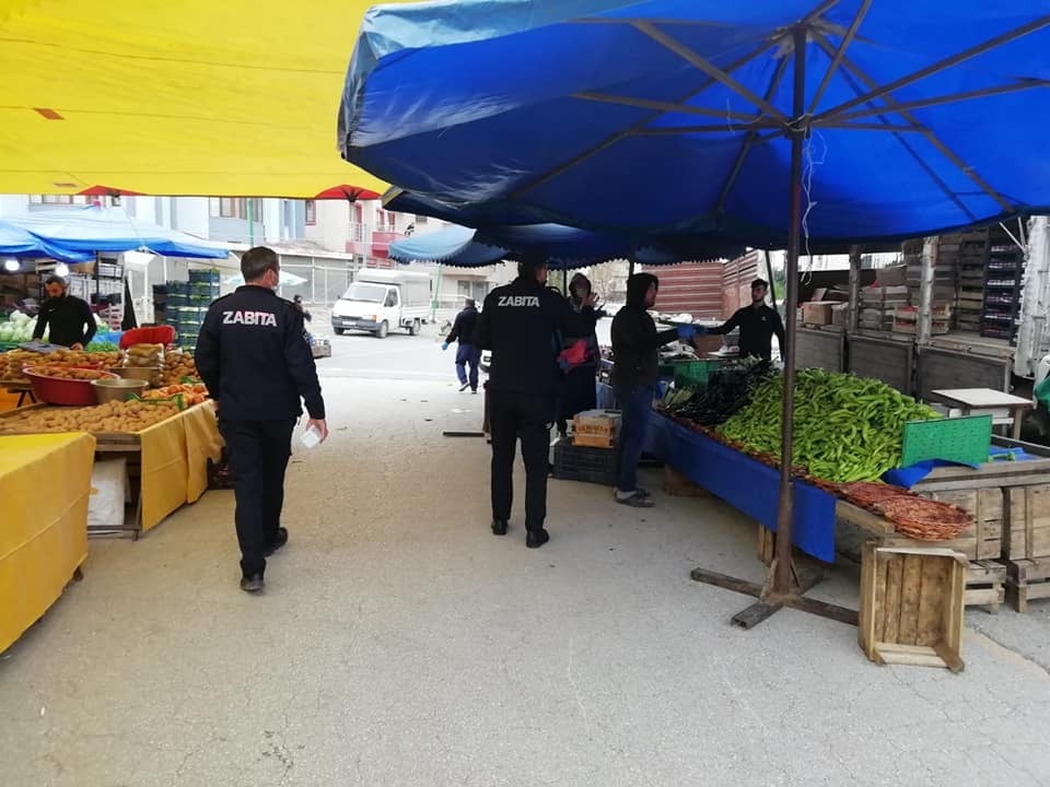 Zabıta ekipleri pazaryerinde denetim yaptı 