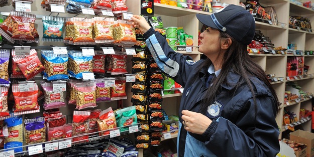 Zabıta ekiplerinden okul ve çevresindeki işyerlerine sıkı denetim