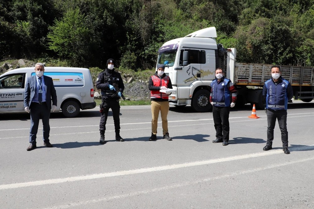 Zabıta ekiplerinden polis ekiplerine sürpriz 