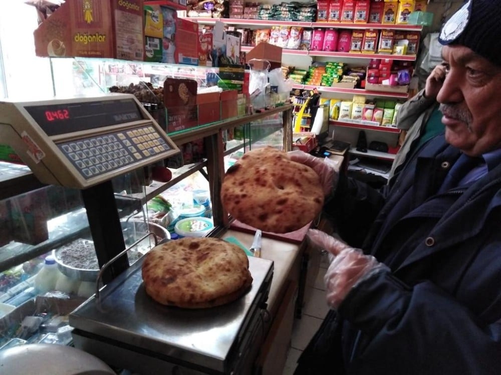 Zabıtadan ekmek ve pide satışı yapılan işyerlerine gramaj denetimi 