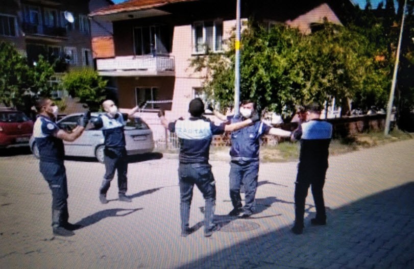 Zabıta’dan oyunlu bayram kutlaması 