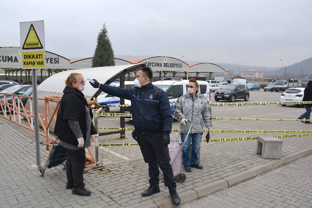 Zabıtadan pazara sıkı yönetim 