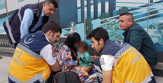 Zabıtayı gören Suriyeli Türkçe konuşmaya başladı