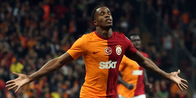 Zaha herkesten önce topbaşı yaptı