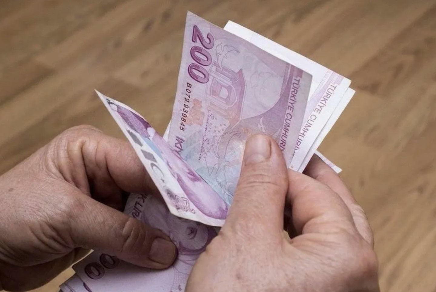 Zam bekleyen emeklilere bir güzellik daha! Bu hiç hesapta yoktu…