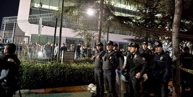 Zaman gazetesine polis baskını!