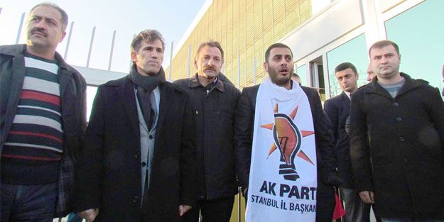 Zaman gazetesi önünde ‘hainlik yapma’ eylemi!