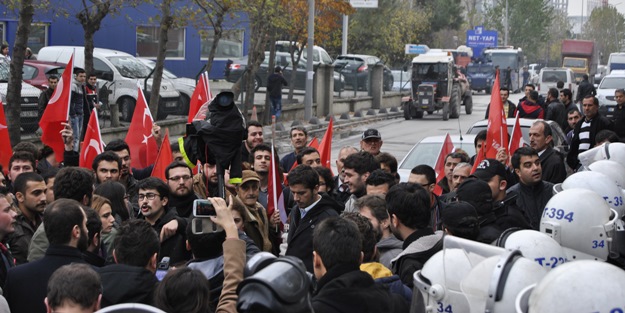 Zaman'a göre tekbir getirmek 'hakaret' etmekmiş!