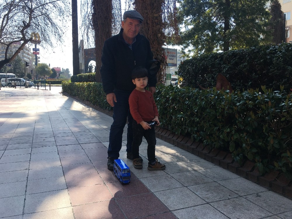 Zamane çocukları teknolojik oyuncakları tercih ediyor 