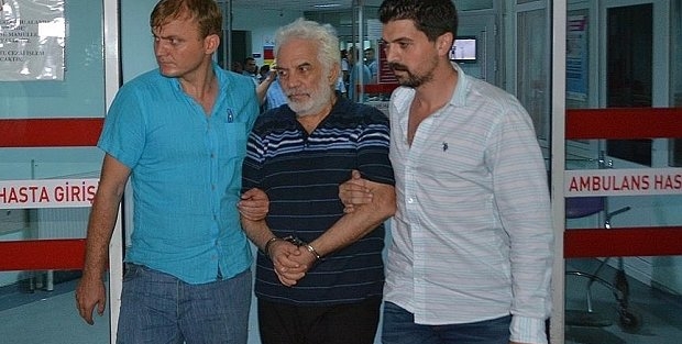 Zaman'ın eski sahibi ağlamaya başladı: Lütfen beni affetsinler!