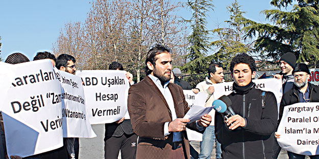 Zaman’ın önünde Paralel’e protesto