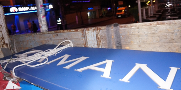 Zaman'ın tabelası da kaçak çıktı