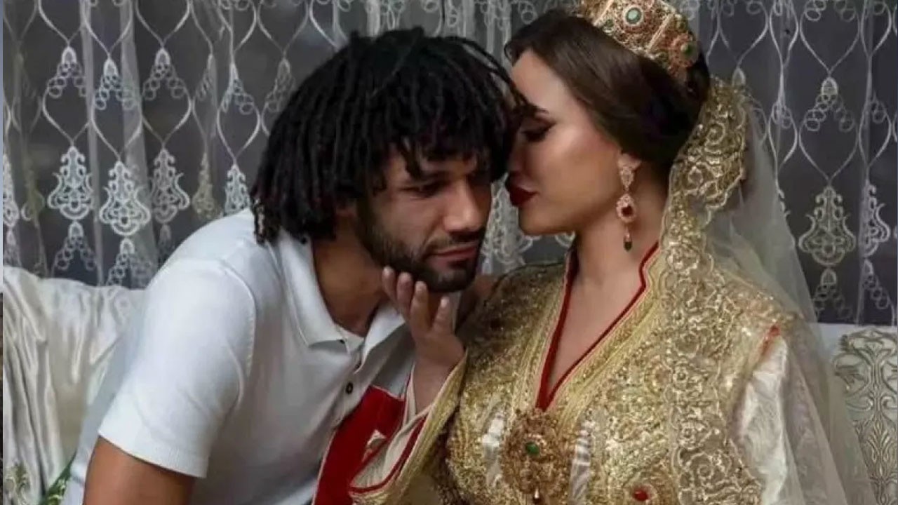 Zamparalık yapıp karısını aldatsa alkışlayacak olan laikçiler nikahı duyunca çıldırdılar! Mohamed Elneny ikinci eşini aldı