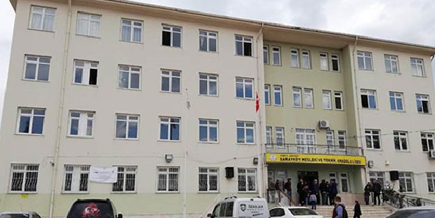 Zarfı sandıktan çıkardı, attığı oy geçersiz sayıldı